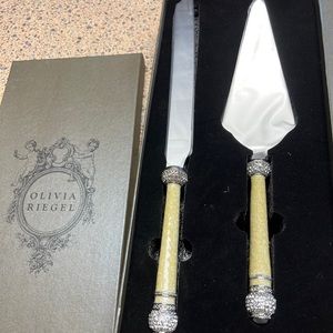 Olivia Riegel cutting set, new never used in box.